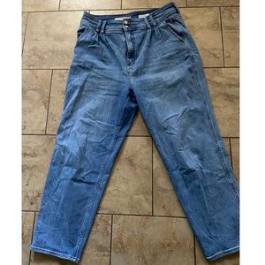 Straight Leg High Rise Jeans